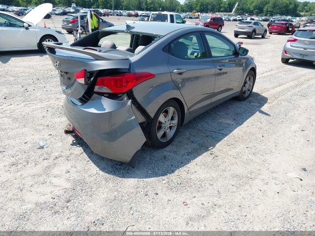 2013 Hyundai ELANTRA GLS 照片 4