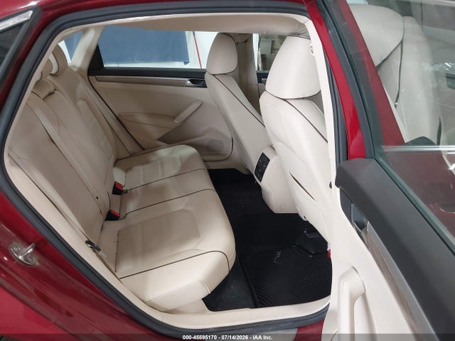 2018 Volkswagen PASSAT 2.0T SE — фото 8