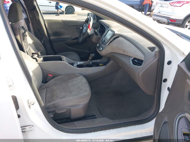 2016 Chevrolet MALIBU LS photo 5