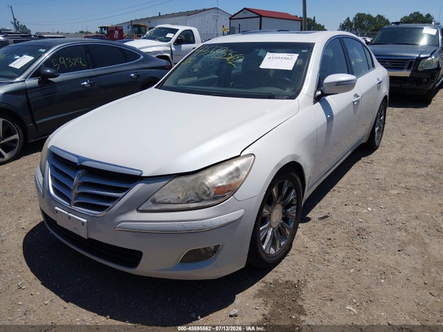 2009 Hyundai GENESIS 3.8 photo 2