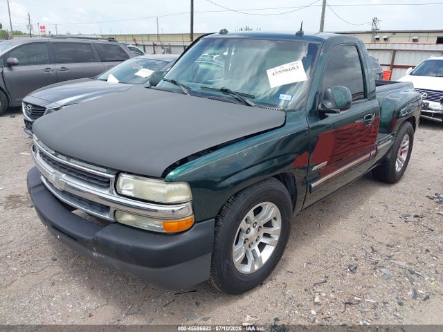 2002 Chevrolet SILVERADO 1500 LS photo 2