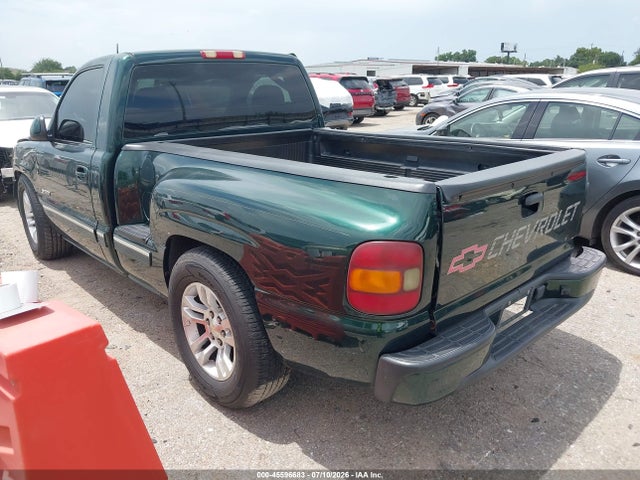 2002 Chevrolet SILVERADO 1500 LS photo 3