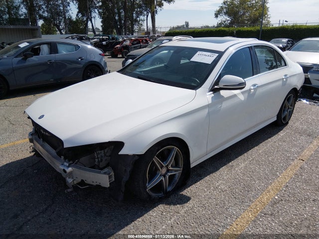 2017 Mercedes-BENZ E 300 照片 2