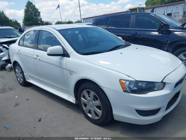 صورة 13 لـ 2013 Mitsubishi LANCER ES