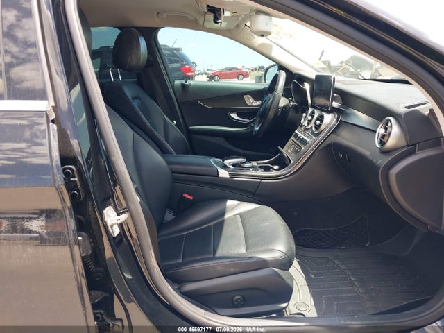 صورة 5 لـ 2016 Mercedes-BENZ C 300