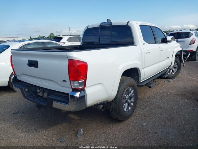 2017 Toyota TACOMA SR5 V6 — фото 4