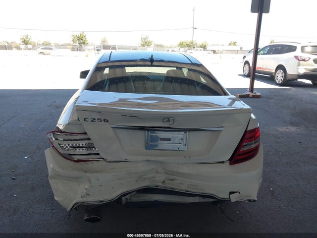 صورة 6 لـ 2013 Mercedes-BENZ C 250