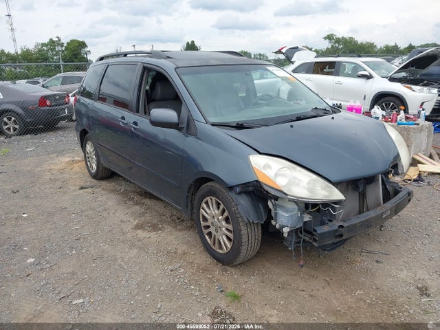 2010 TOYOTA SIENNA XLE