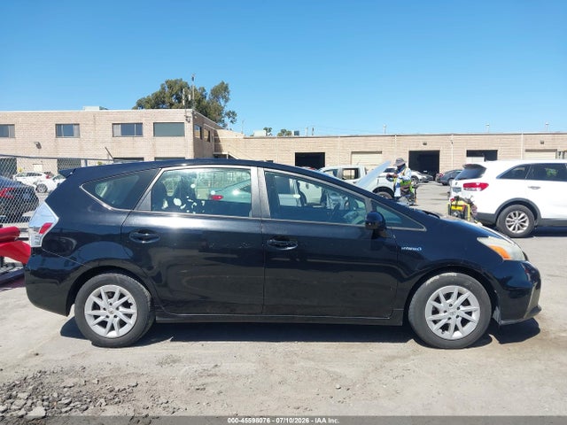 صورة مصغرة 13 لـ 2013 Toyota PRIUS V THREE