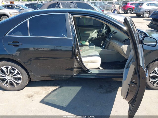 2011 Toyota CAMRY LE photo 5