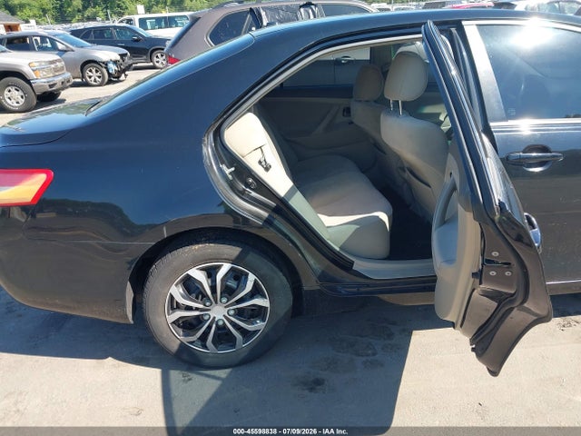 2011 Toyota CAMRY LE photo 8