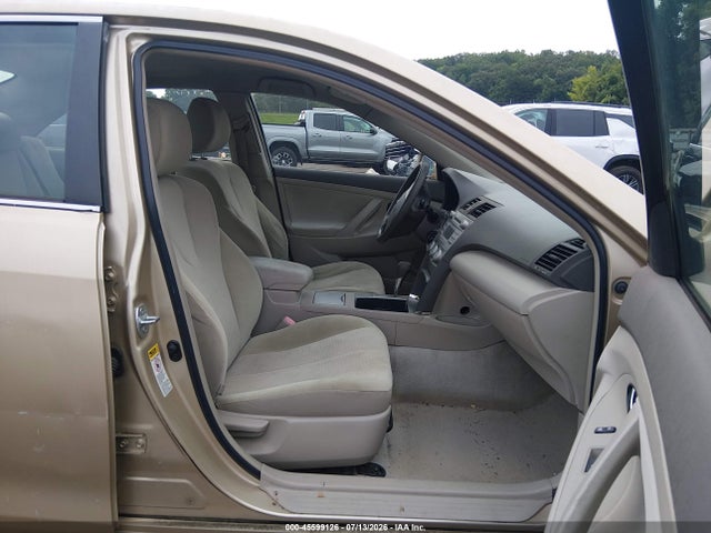 2011 Toyota CAMRY LE photo 5