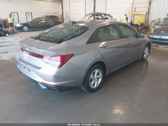 صورة 4 لـ 2023 Hyundai ELANTRA SE