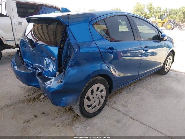 2016 Toyota PRIUS C ONE 照片 4