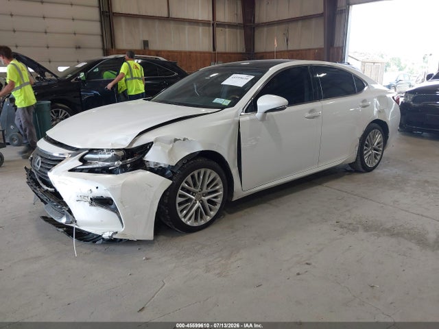 2016 Lexus ES 350 photo 2