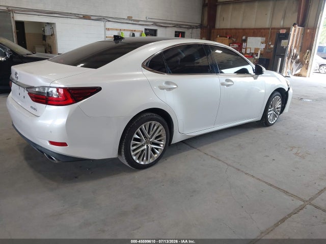 2016 Lexus ES 350 photo 4