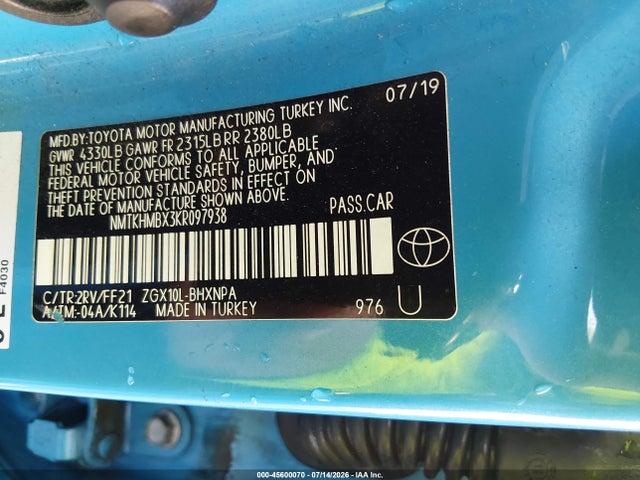 2019 TOYOTA C-HR XLE 9