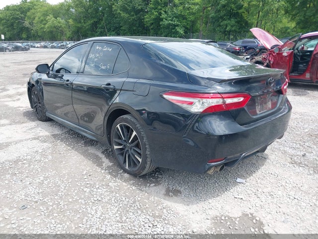 2018 Toyota CAMRY XSE — фото 3