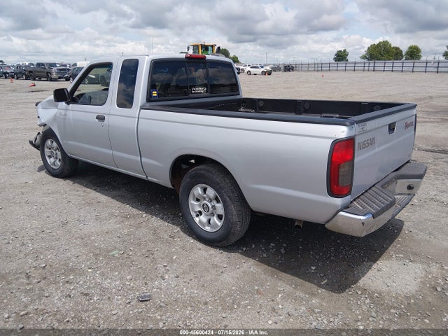 2000 Nissan FRONTIER XE 照片 3