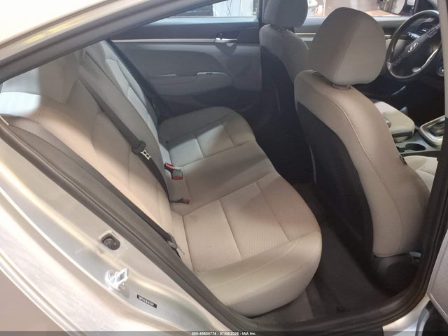 صورة 8 لـ 2020 Hyundai ELANTRA SE