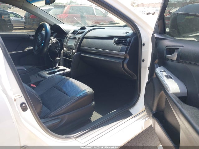 2014 Toyota CAMRY SE photo 5