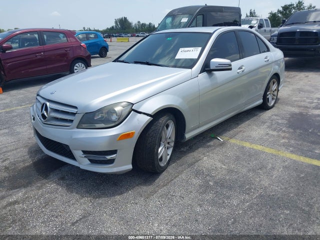 2013 Mercedes-BENZ C 250 SPORT — фото 2