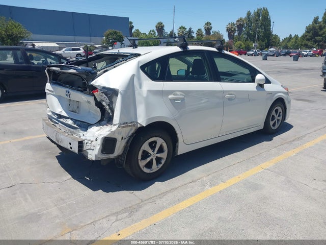 صورة 4 لـ 2015 Toyota PRIUS TWO