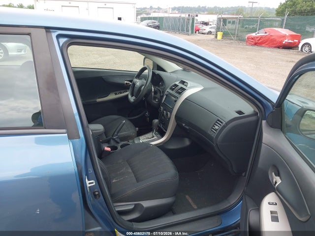 2013 Toyota COROLLA S photo 5