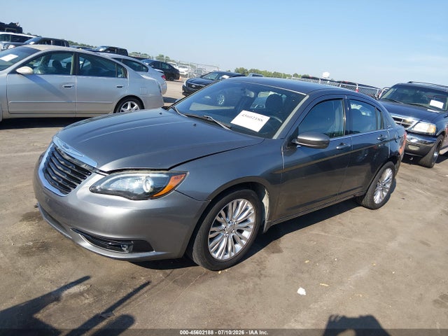 2012 Chrysler 200 TOURING — фото 2