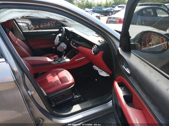 2019 ALFA ROMEO STELVIO AWD 5