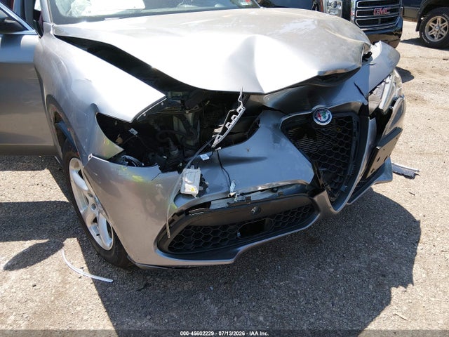 2019 ALFA ROMEO STELVIO AWD 6