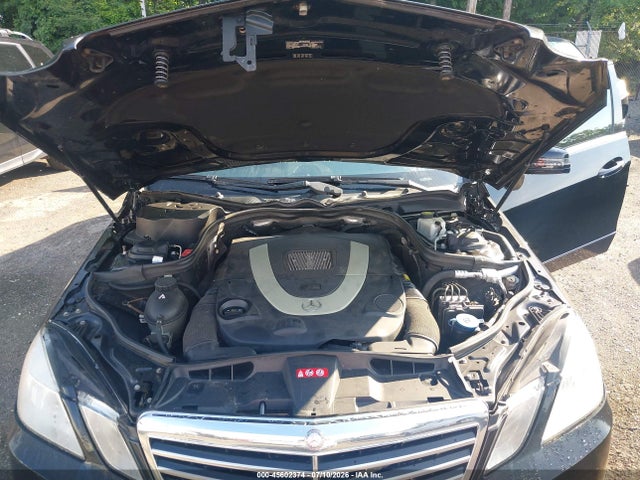 صورة 10 لـ 2011 Mercedes-BENZ E 550 4MATIC