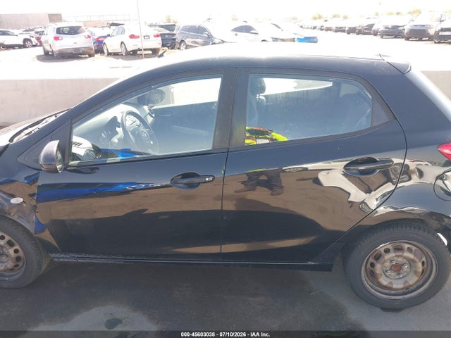 2012 Mazda MAZDA2 SPORT — миниатюра 14