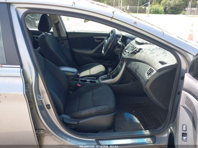 صورة 5 لـ 2015 Hyundai ELANTRA SE