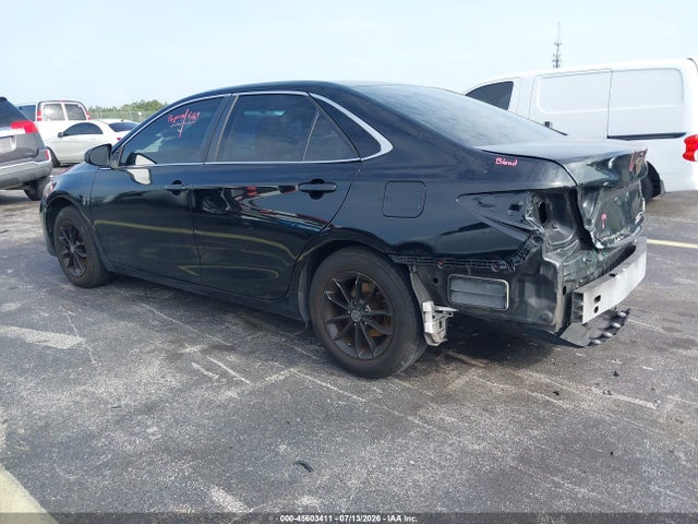 2017 Toyota CAMRY LE — фото 3