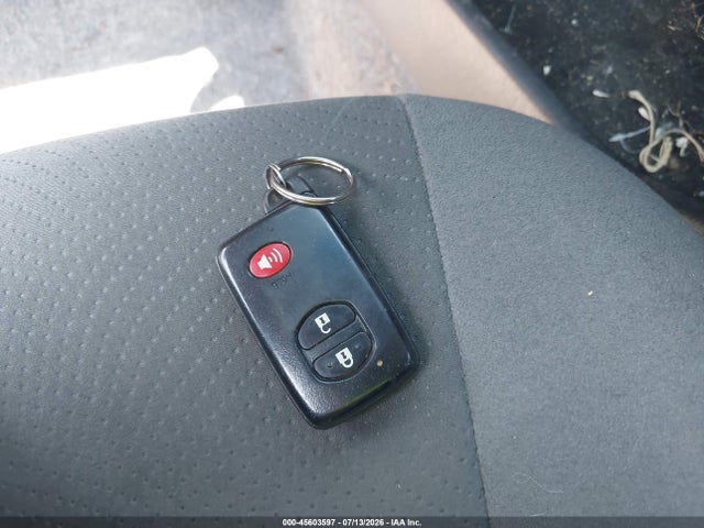 صورة مصغرة 11 لـ 2012 Toyota PRIUS THREE