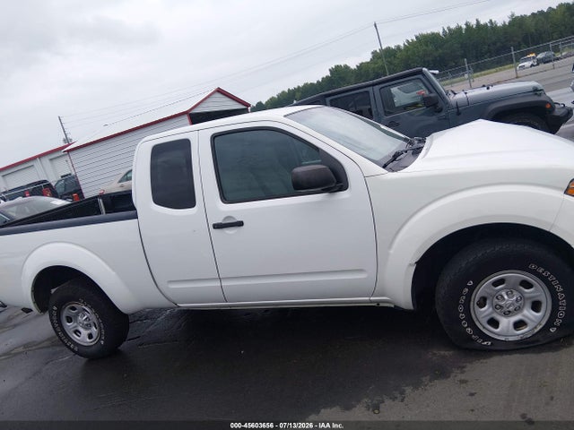 2015 Nissan FRONTIER S — миниатюра 13
