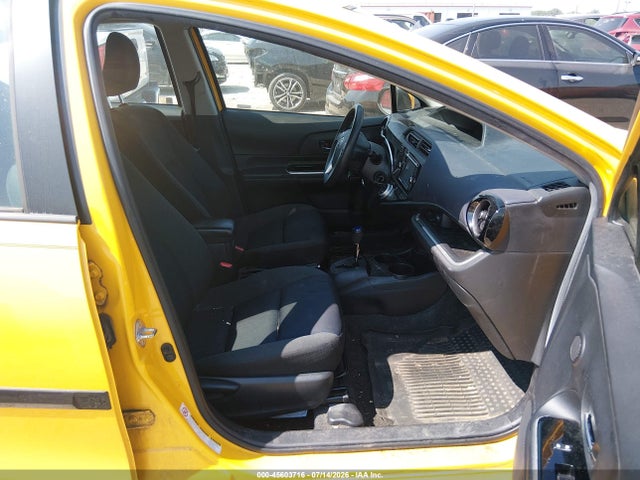 2015 Toyota PRIUS C TWO — фото 5