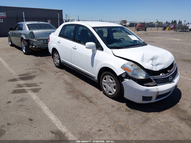 2010 Nissan VERSA 1.8S — фото 1