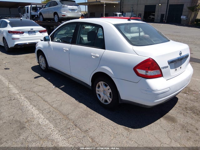 2010 Nissan VERSA 1.8S — фото 3