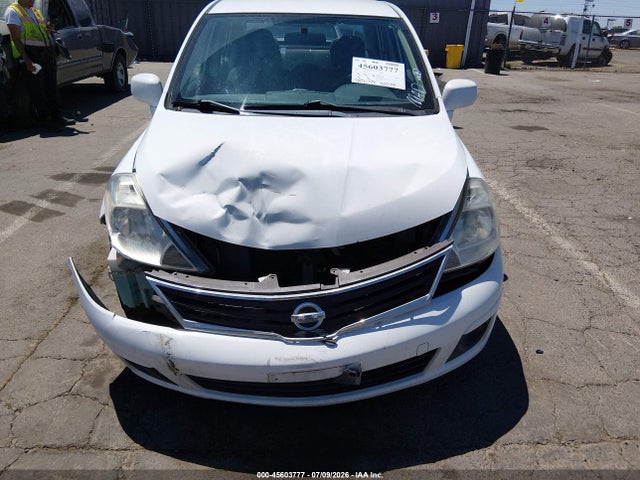 2010 Nissan VERSA 1.8S — фото 6