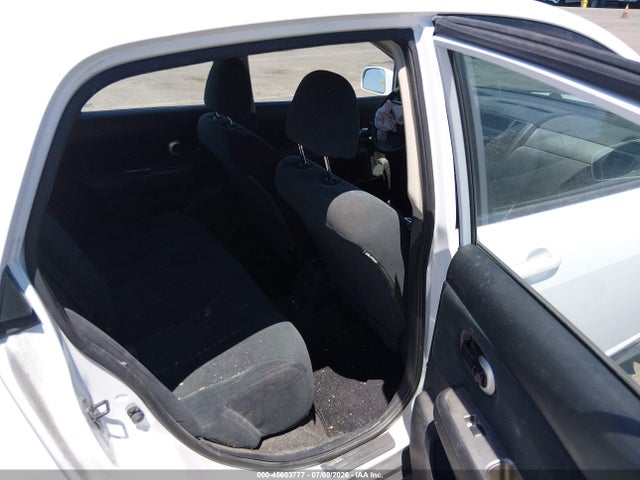 2010 Nissan VERSA 1.8S — фото 8