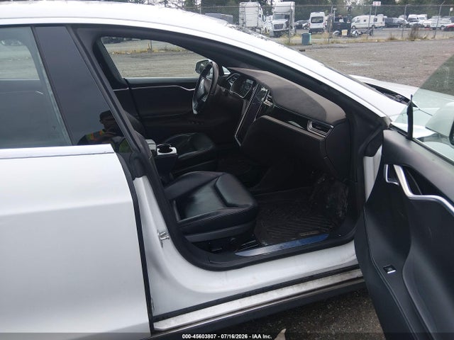 2015 Tesla MODEL S 60/70/85 — фото 5