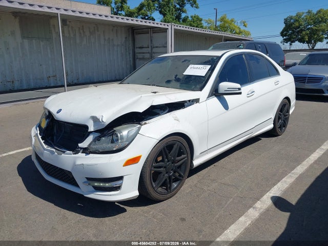 2013 Mercedes-BENZ C 250 SPORT — фото 2