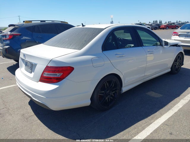 2013 Mercedes-BENZ C 250 SPORT — фото 4