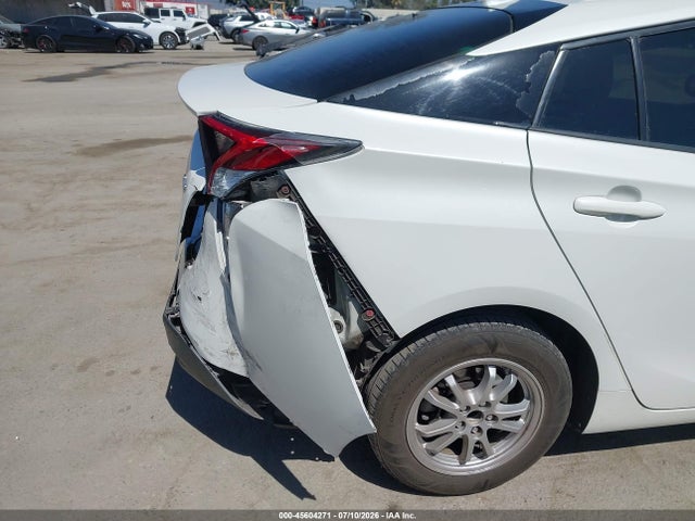 2017 Toyota PRIUS TWO — фото 6