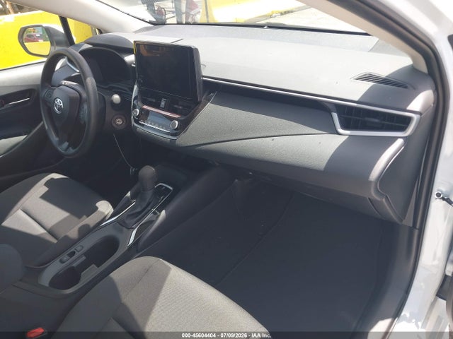 2026 Toyota COROLLA LE photo 5