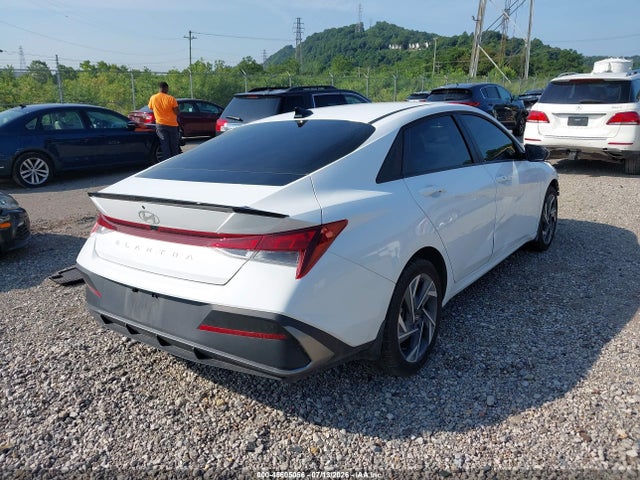صورة 4 لـ 2025 Hyundai ELANTRA SEL SPORT