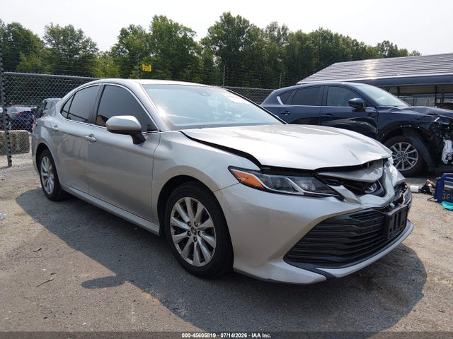 2018 Toyota CAMRY LE — фото 1