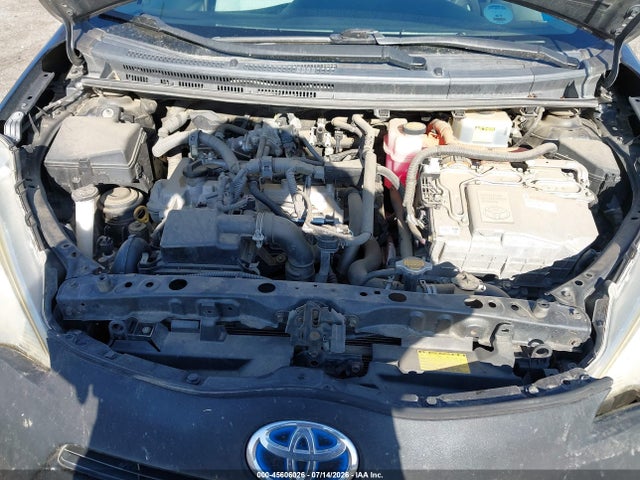 صورة 10 لـ 2014 Toyota PRIUS C ONE